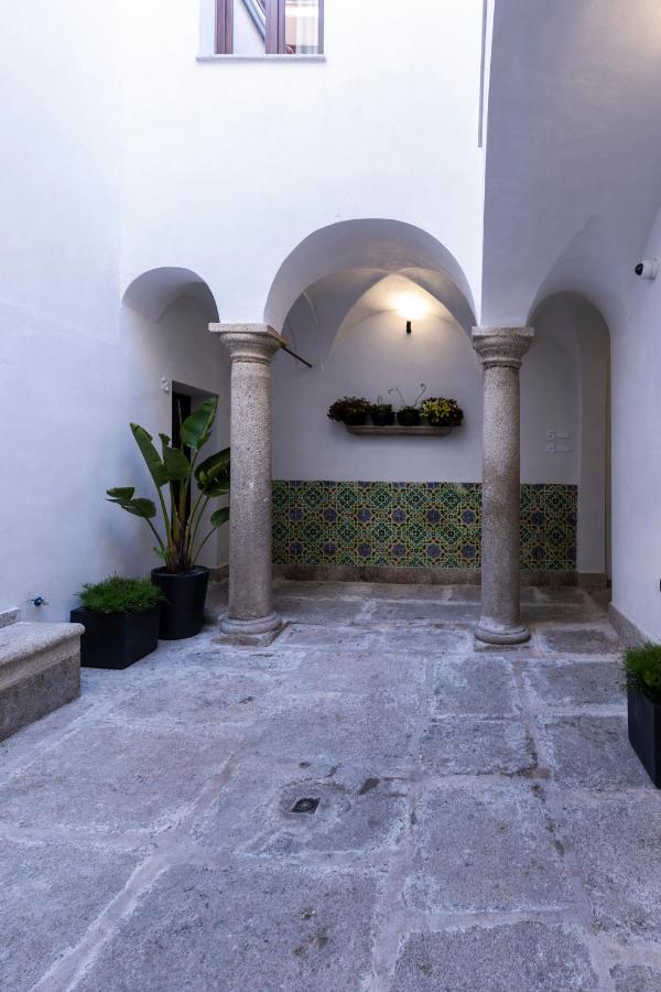 Apartamentos Turisticos De La Bernarda Caces Exteriér fotografie